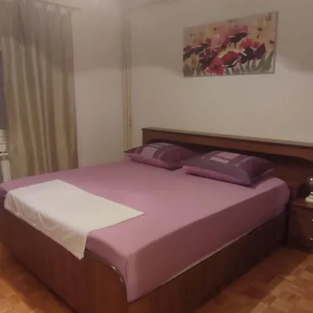Kate - Free Parking Biograd Na Moru
